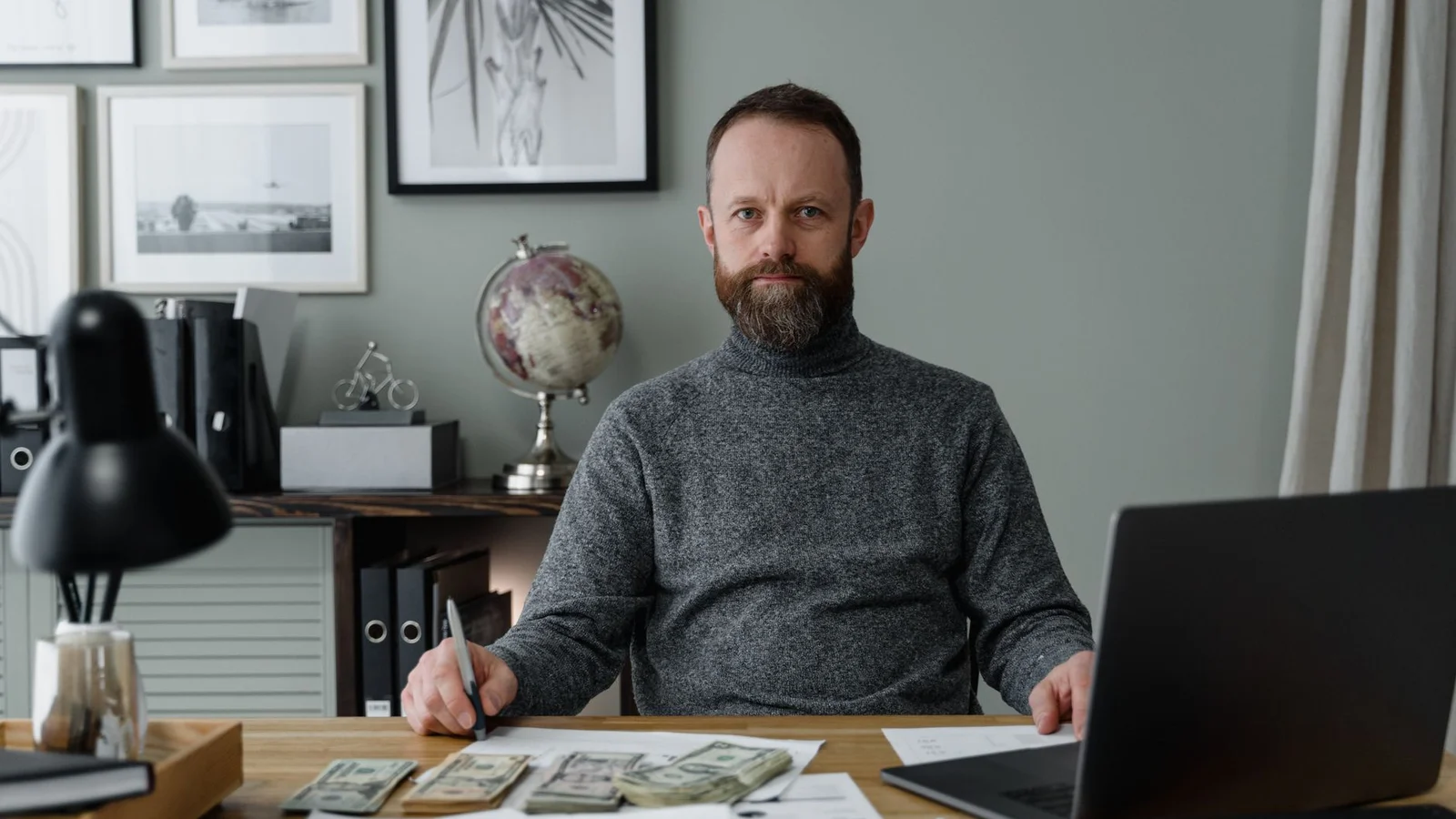 Roth IRA vs. Traditional IRA: Which Is Better for Renters?