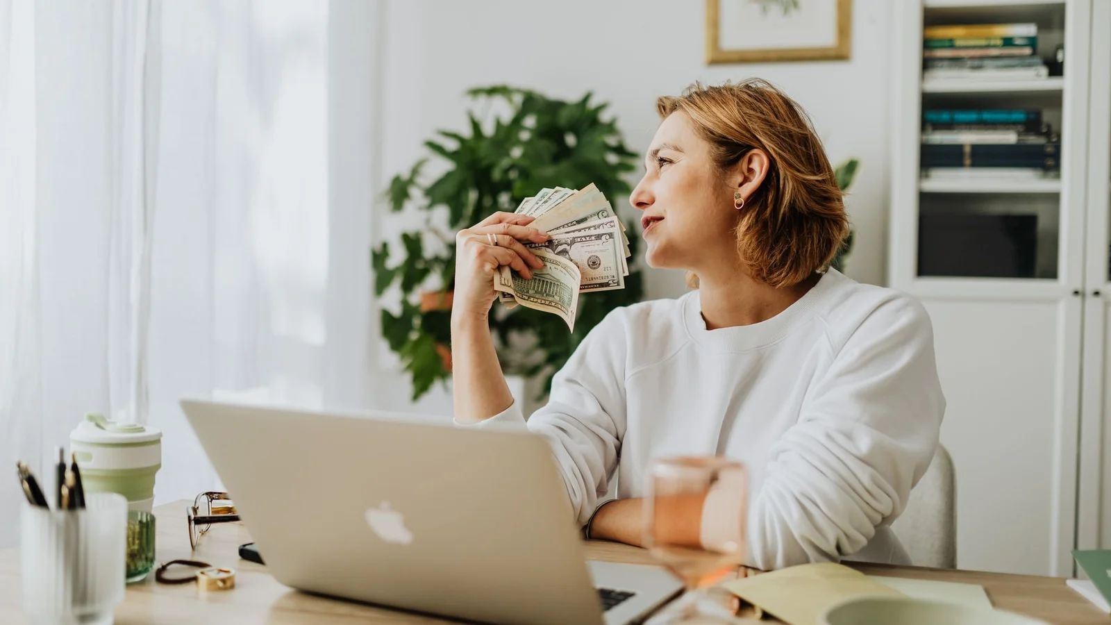 Side Hustle to Investment: How to Turn Extra Income Into Long-Term Wealth