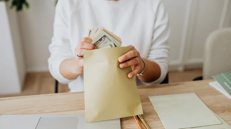 Cash Envelope System for Renters: Old-School Method, Modern Results